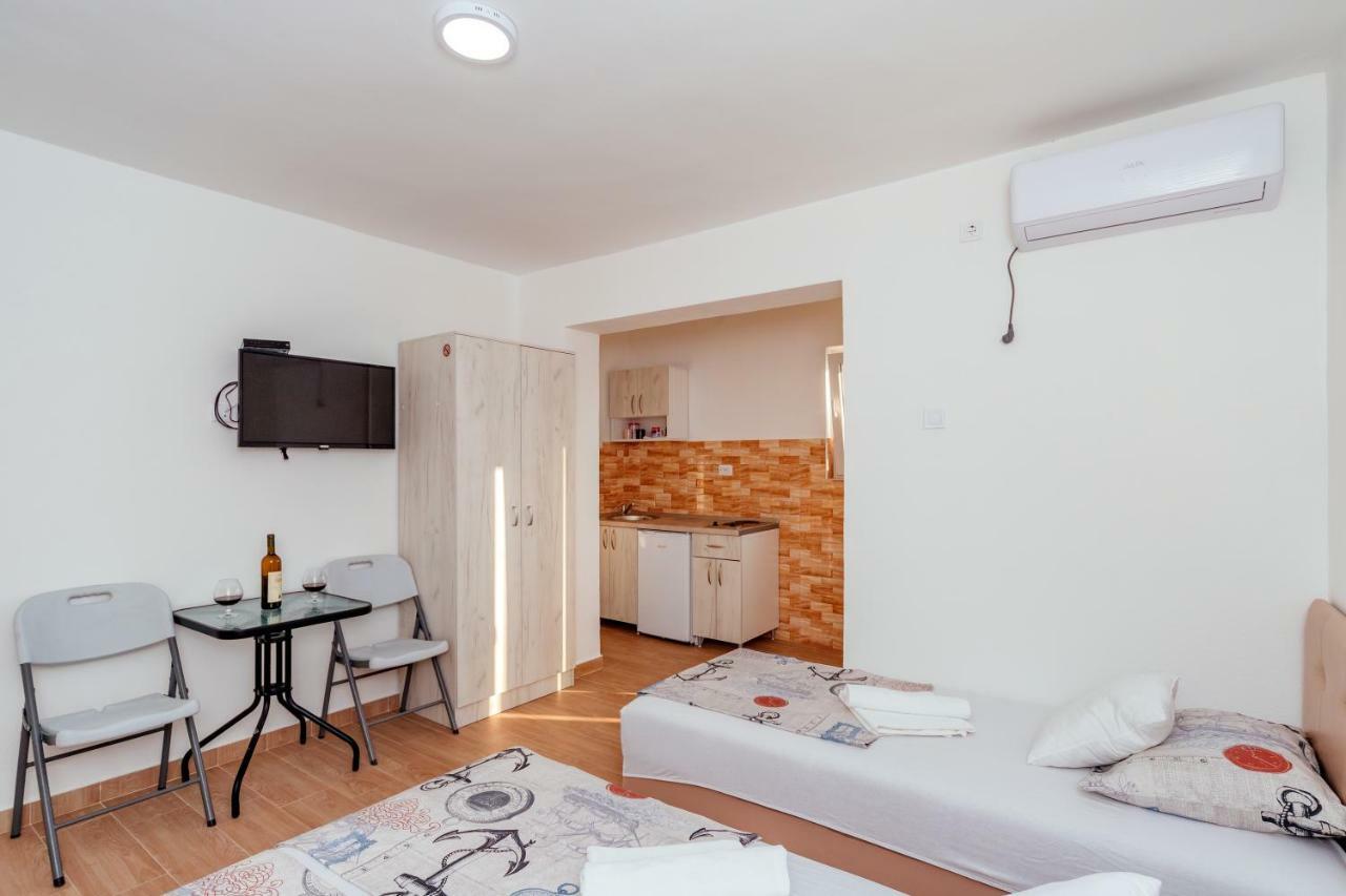 Apartmani Afterglow 수토모레 외부 사진